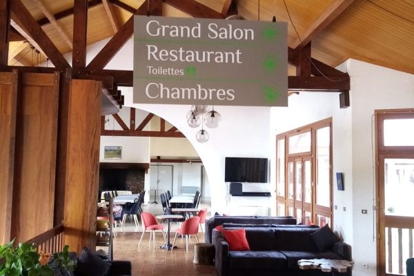 plaque-directionnelle_Village-vacance-la-Chataigneraie-9.jpg plaque-directionnelle_Village-vacance-la-Chataigneraie-9.jpg